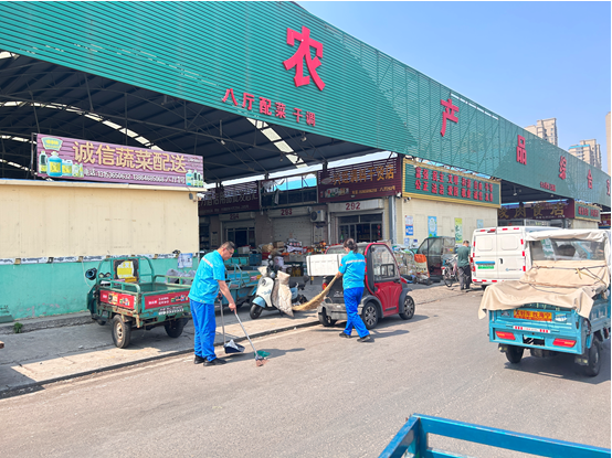 中国石油潍坊销售：党建红点亮“菜篮子” 清洁行动焕新市场“烟火气”