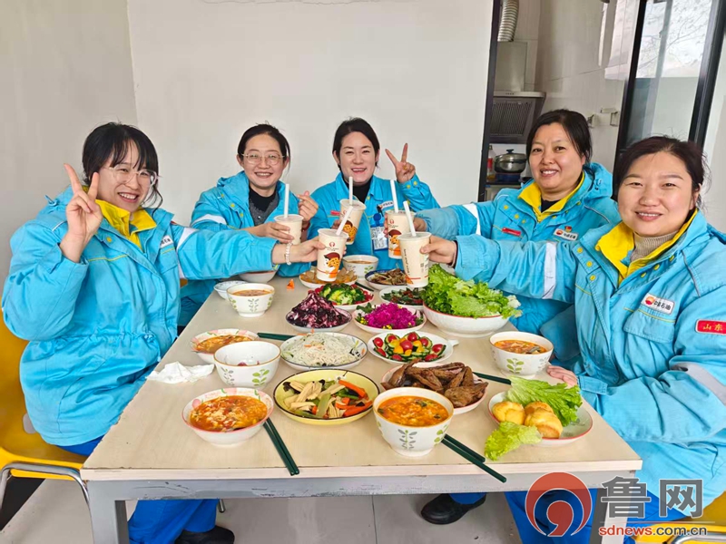 �й�ʯ��ɽ��Ϋ�����۸��ֻܷ᣺Ů���・�����񡱼ݵ�������